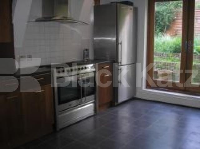 			3 Bedroom, 1 bath, 1 reception Terraced House			 Despard Road, ARCHWAY N19